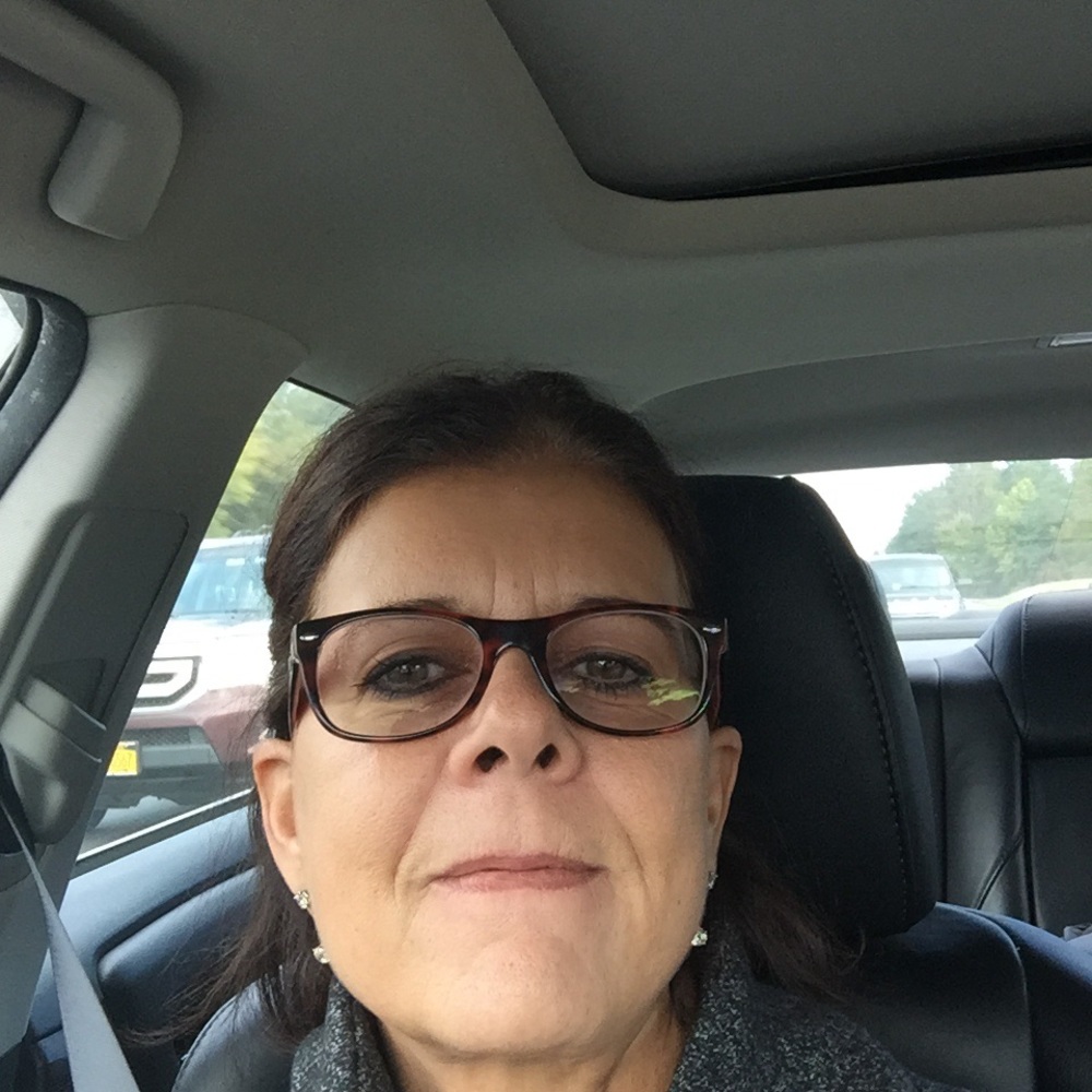 Meet your Posher, Elizabeth